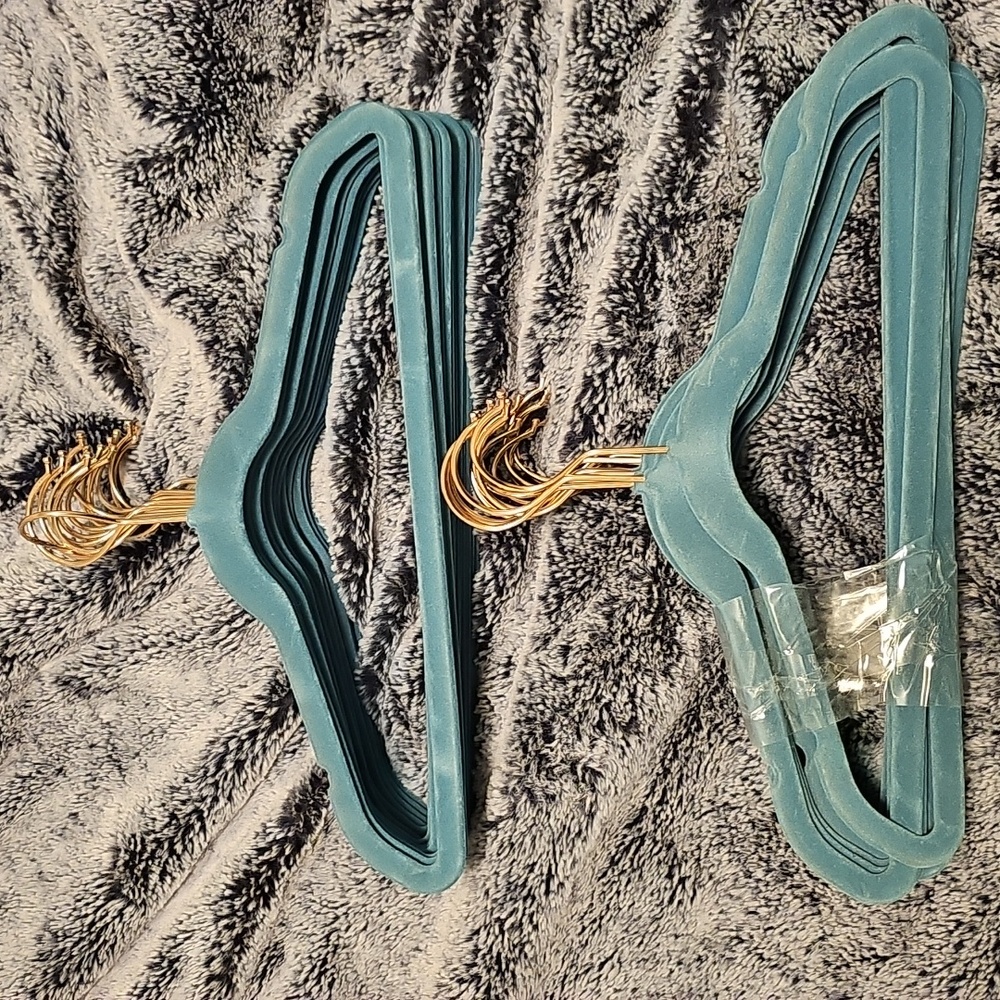 Kids Velvet Hangers - Blue/Teal - 30 Hangers